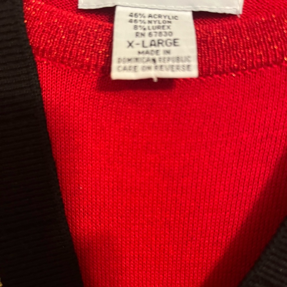 Ecco Red Sweater with Matching  Short Sleeve Shell, with Black Accents - Picture 5 of 5